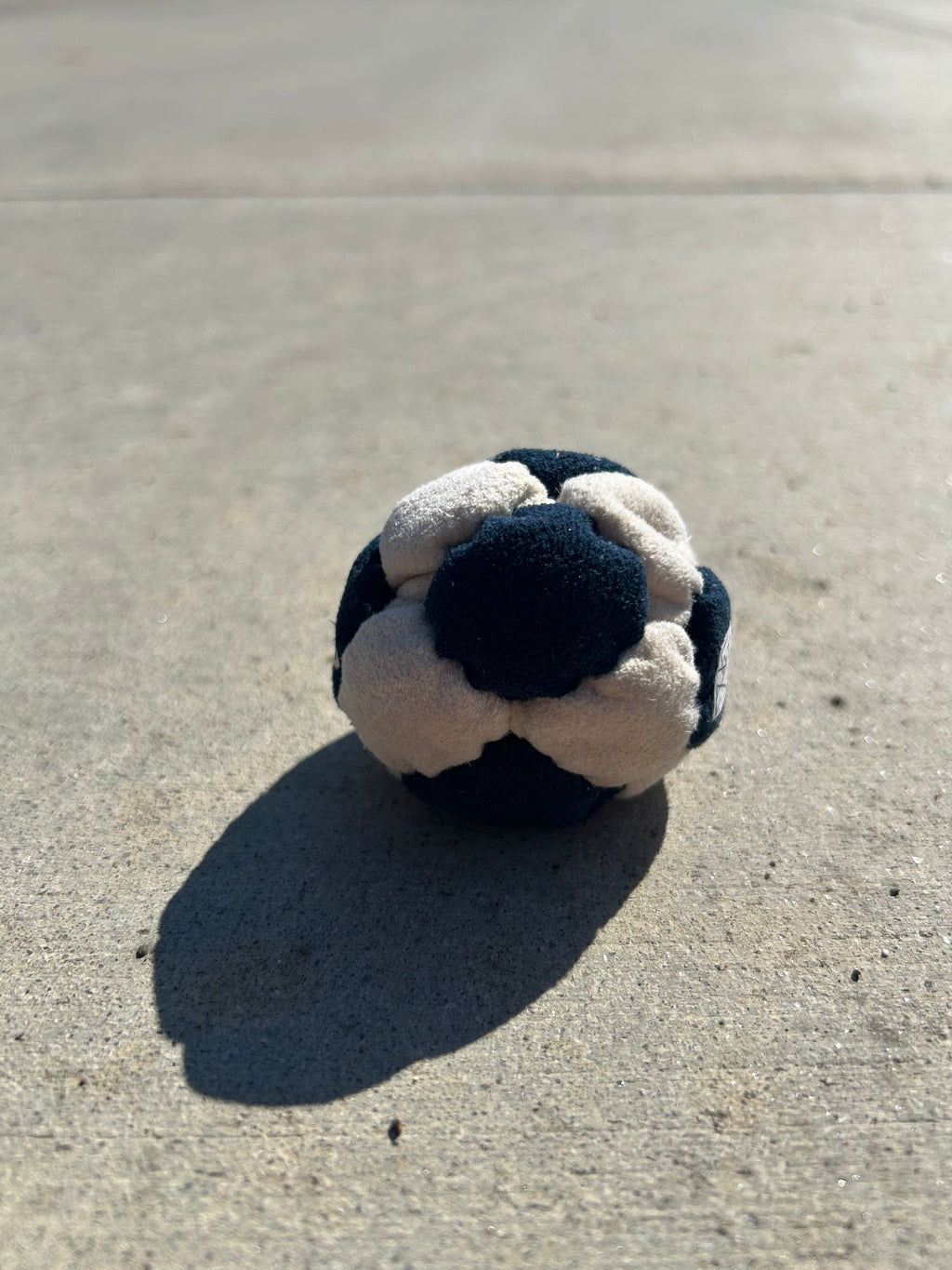 14 Panel Red Vs. Blue Footbag