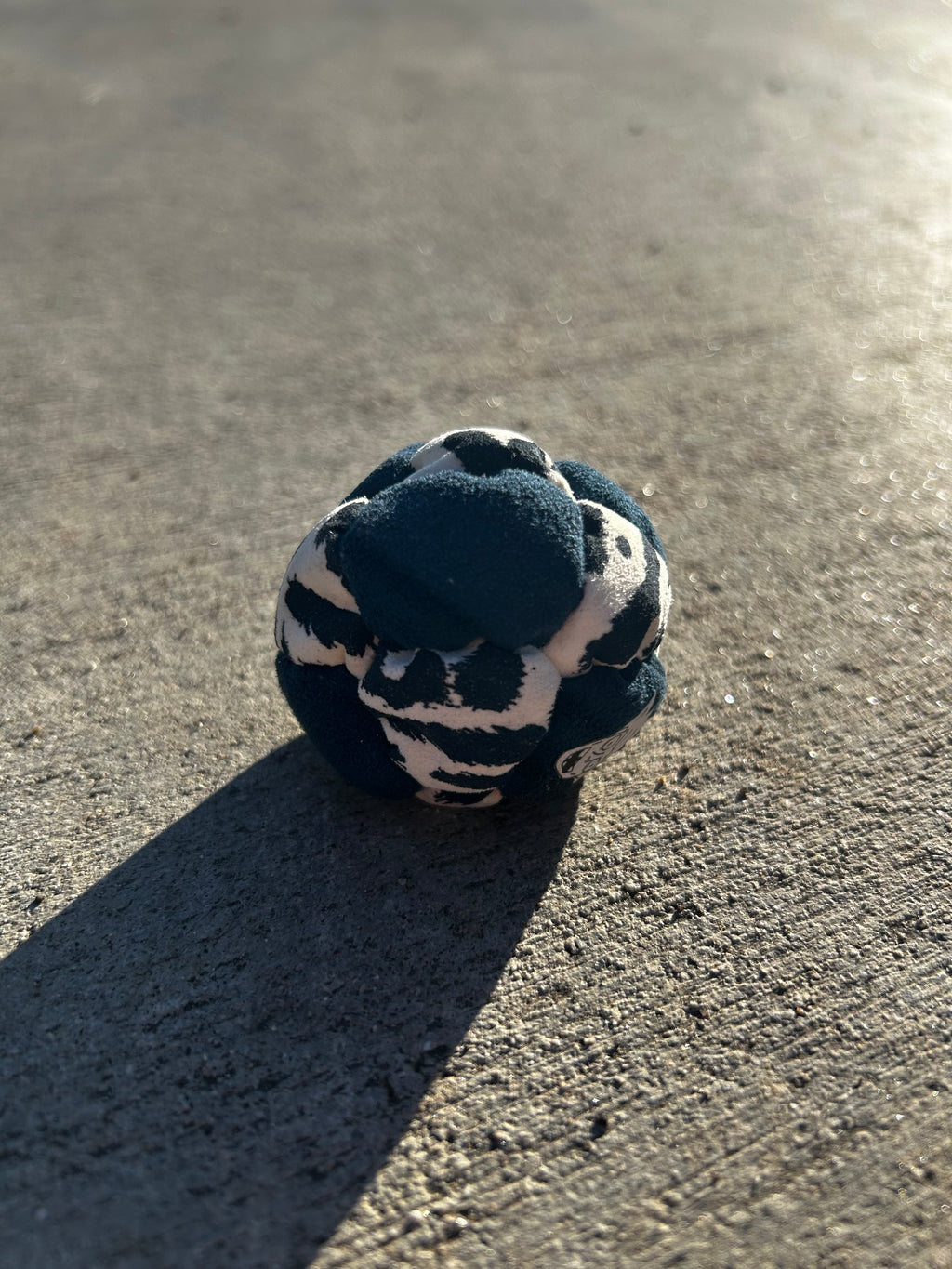 "Snow Leopard" 14 Panel Footbag